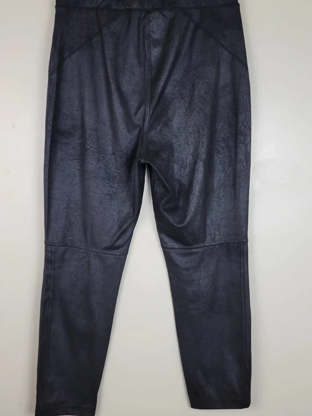 EUC Free People Black Metallic Faux Leather Leggings Size M + A GIFT 🎁